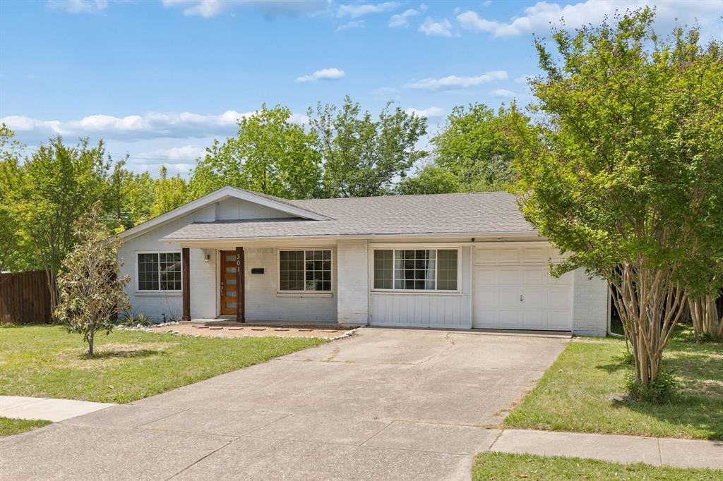 301 N Cottonwood Drive