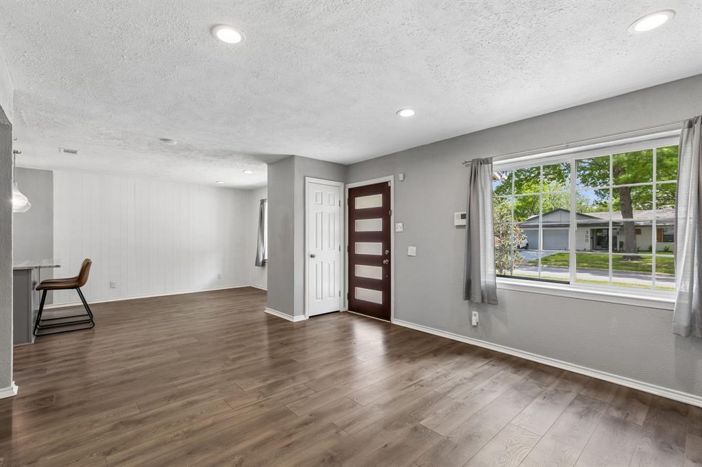 301 N Cottonwood Drive