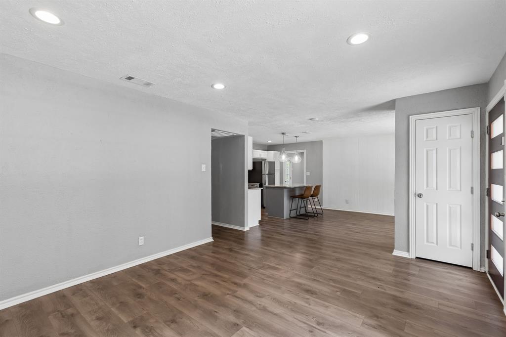 301 N Cottonwood Drive