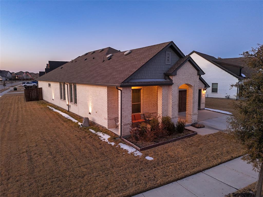 2900 Bluff Creek Drive