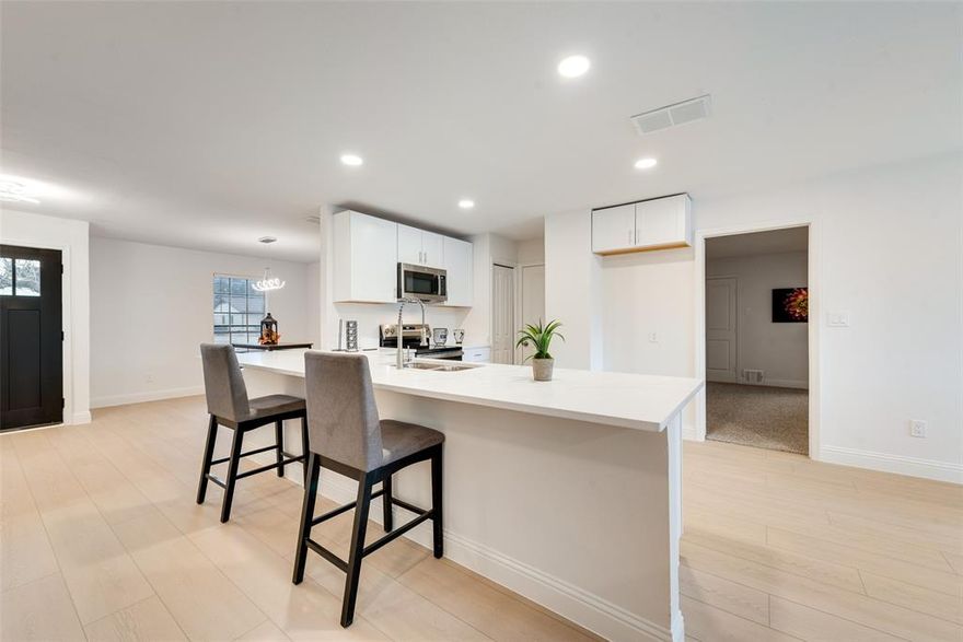 Welcome to 5645 Comer Dr, a beautifully renovated home that feels brand new from top to bottom. This property has undergone a complete transformation, featuring fresh interior texture, full interior and exterior paint, and stylish new flooring throughout.
The kitchen has been upgraded to shine with modern finishes, while the bathrooms have been thoughtfully updated for a clean, contemporary feel. You’ll also find new lighting fixtures, new doors, and countless details that elevate both function and style.
Every inch of this home has been refreshed with quality and care, making it truly move-in ready. Whether you’re a first-time buyer or looking to upgrade, this turnkey home offers modern updates, timeless appeal, and peace of mind knowing the work has already been done.
Don’t miss your chance to own a fully renovated home in Fort Worth—schedule your showing today!