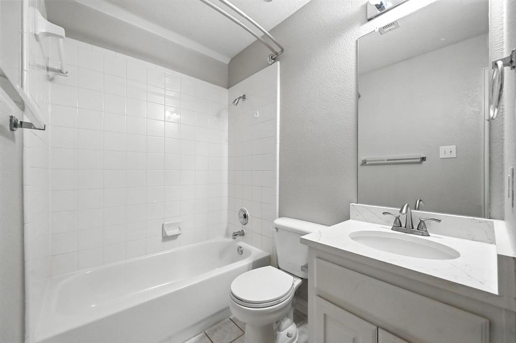 Flower Mound, Texas 75028, United States, 5 Bedrooms Bedrooms, ,4 BathroomsBathrooms,Residential,Active,197372