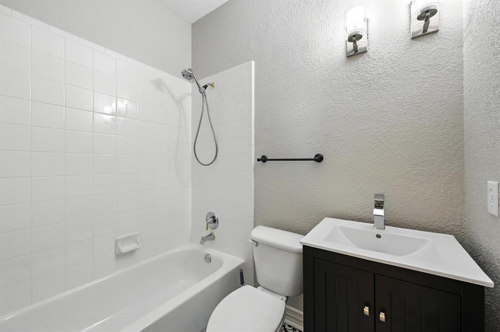 Flower Mound, Texas 75028, United States, 5 Bedrooms Bedrooms, ,4 BathroomsBathrooms,Residential,Active,197372