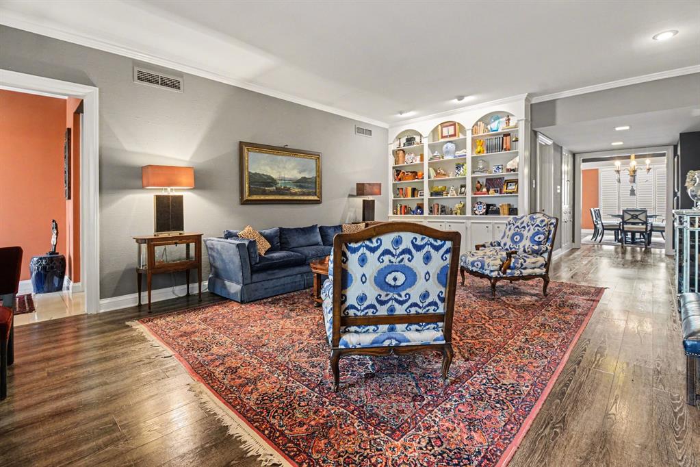 6126 Averill Way 203W