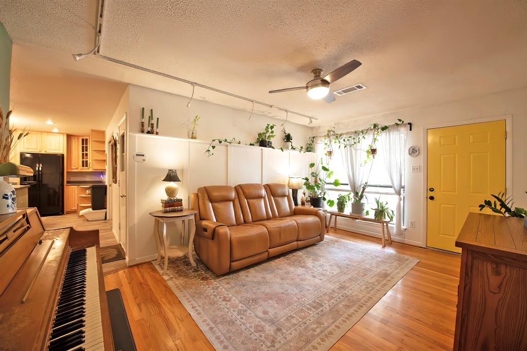 1113 Tosch Lane