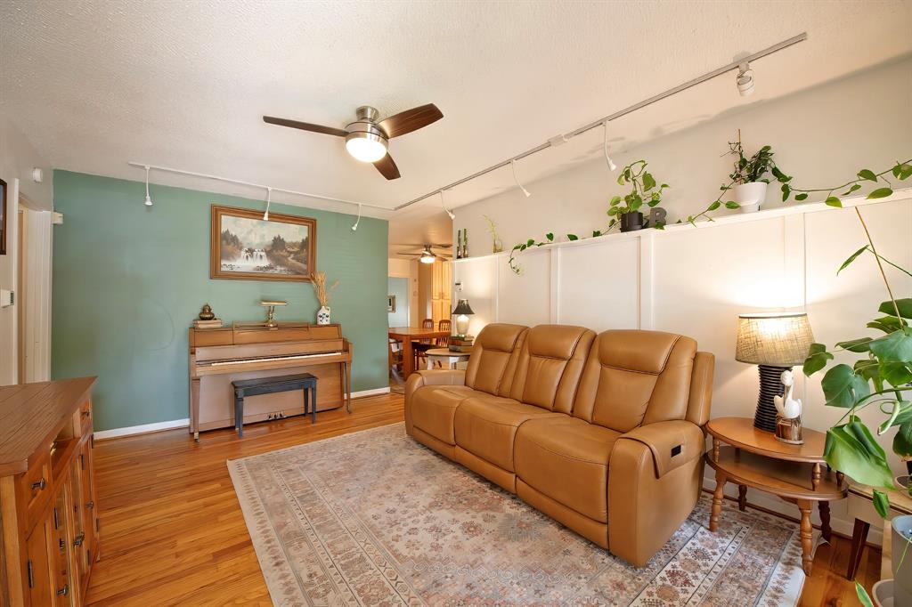 1113 Tosch Lane