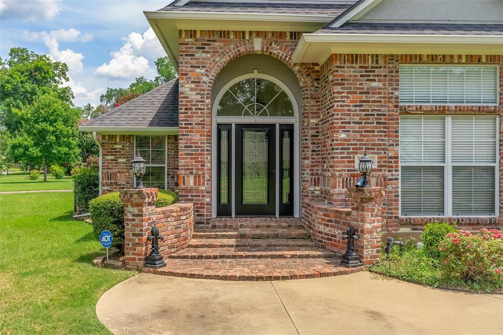 2116 Landau Lane