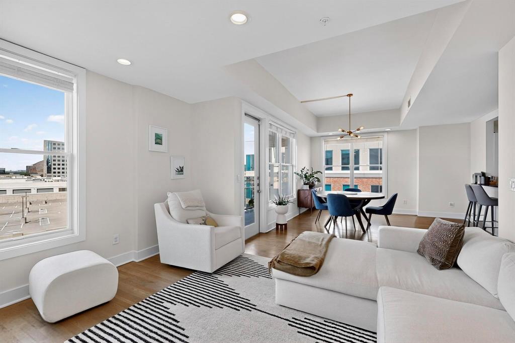 5055 Addison Circle 736