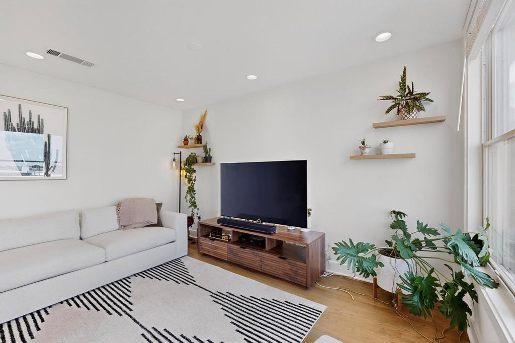 5055 Addison Circle 736