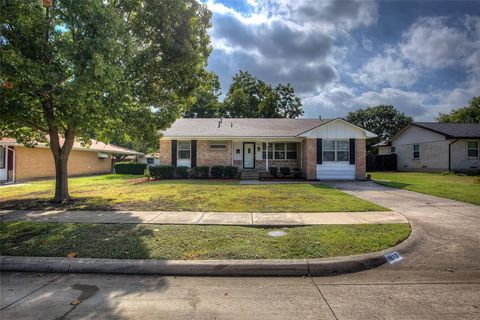 Photo of 1610 17th Street, Plano, TX 75074 (MLS # 21099082) Photo of 1610 17th Street, Plano, TX 75074 (MLS # 21099082)