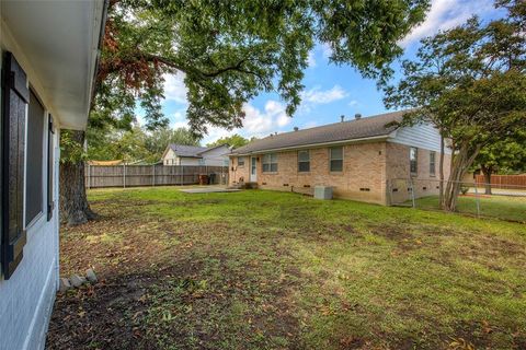Tiny photo for 1610 17th Street, Plano, TX 75074 (MLS # 21099082)