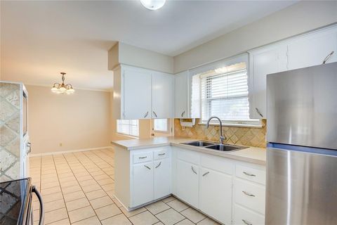 Tiny photo for 1610 17th Street, Plano, TX 75074 (MLS # 21099082)