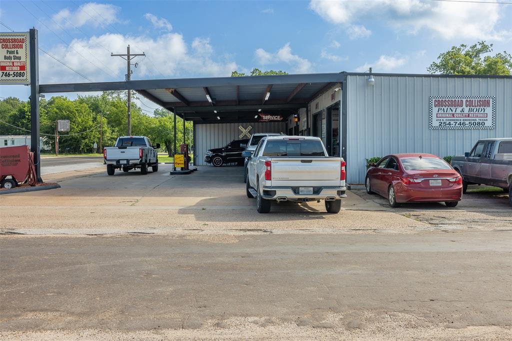 418 S Commerce