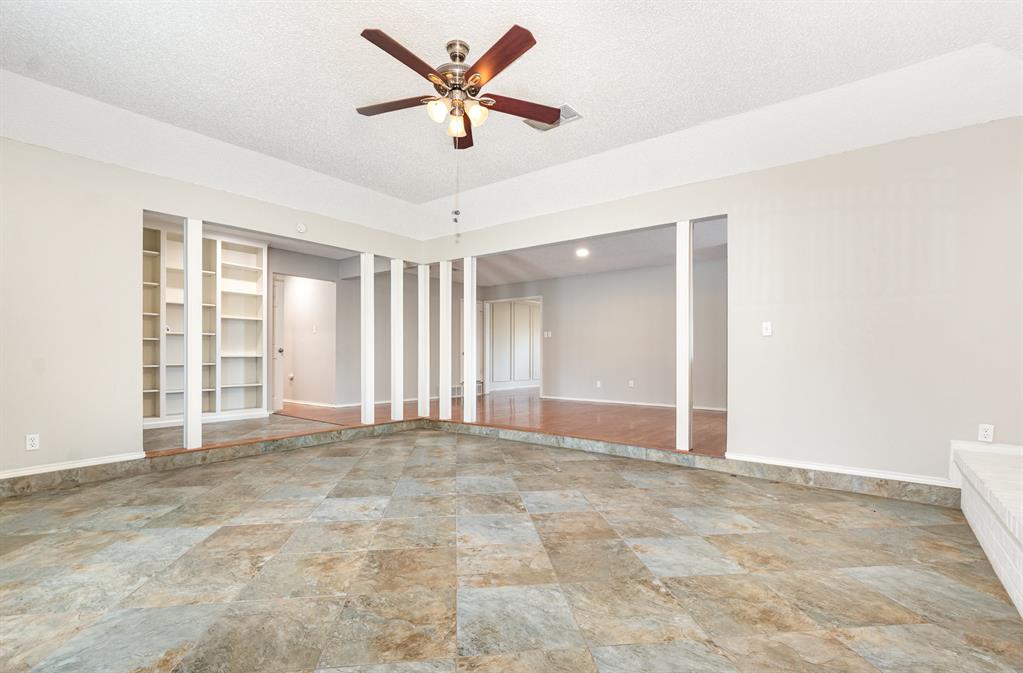 2109 Oakmeadow Street