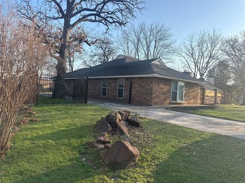 2109 Oakmeadow Street Bedford TX 76021