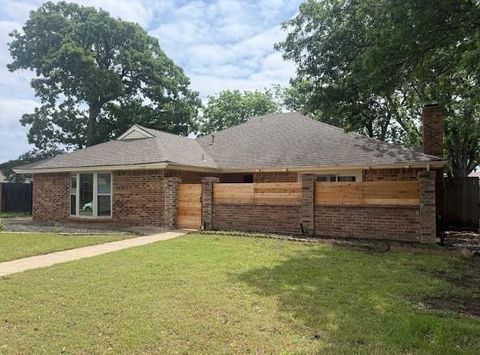 Photo of 2109 Oakmeadow Street, Bedford, TX 76021 (MLS # 21163194)