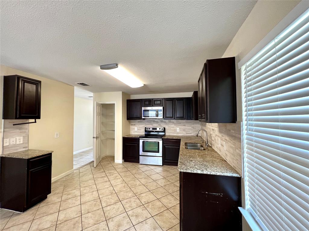 Meadows Of Birmingham Ph 1 - Residential Lease