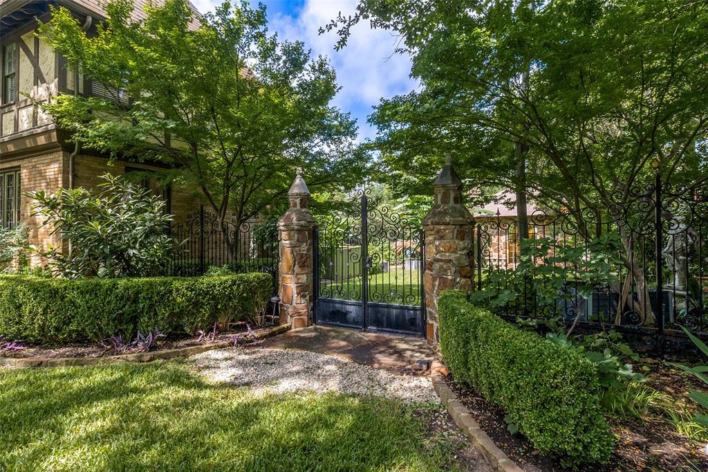 Mazzurco Crowley Estates - Residential