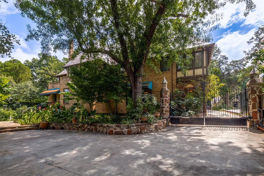 Mazzurco Crowley Estates - Residential