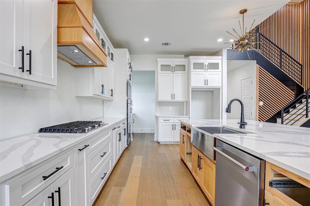208 Utopia Court