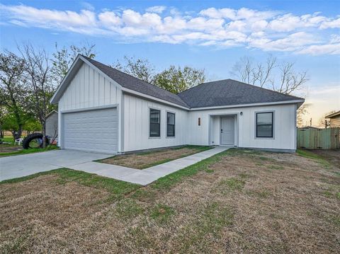 A home in Whitesboro
