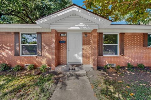 Photo of 405 Easton Road, Dallas, TX 75218 (MLS # 21306055)