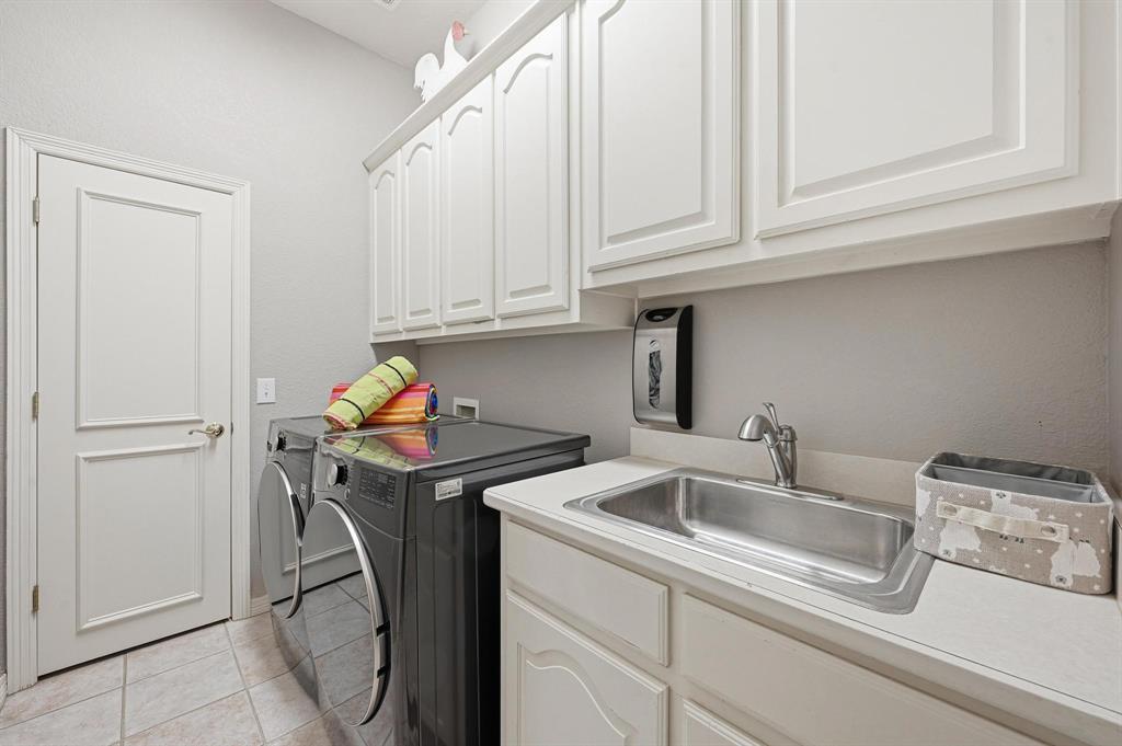 Highland Village, Texas 75077, United States, 5 Bedrooms Bedrooms, ,4 BathroomsBathrooms,Residential,Active,236408