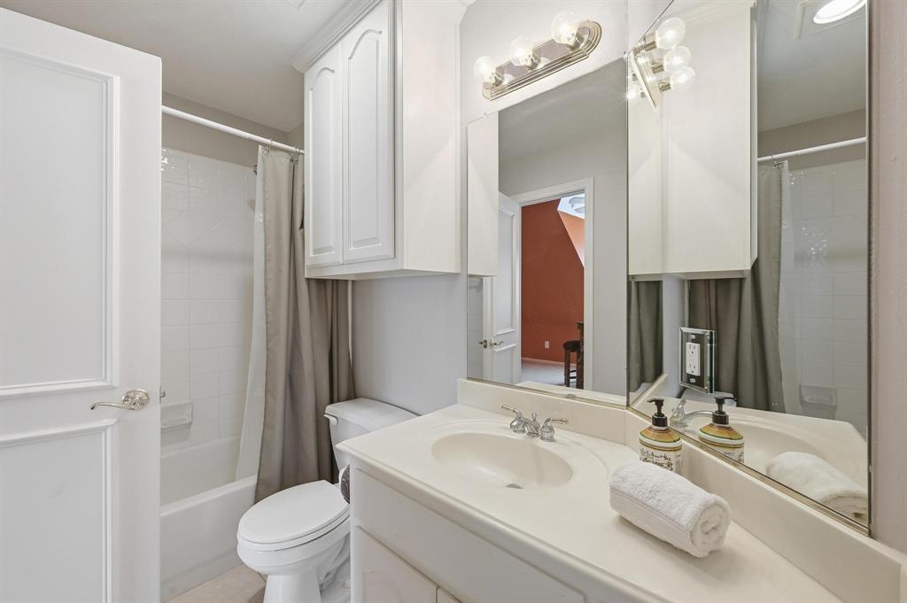 Highland Village, Texas 75077, United States, 5 Bedrooms Bedrooms, ,4 BathroomsBathrooms,Residential,Active,236408