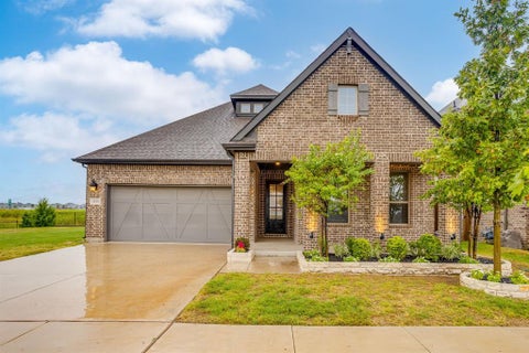 Photo of 1919 Birch Street, Mansfield, TX 76063 (MLS # 21402767)