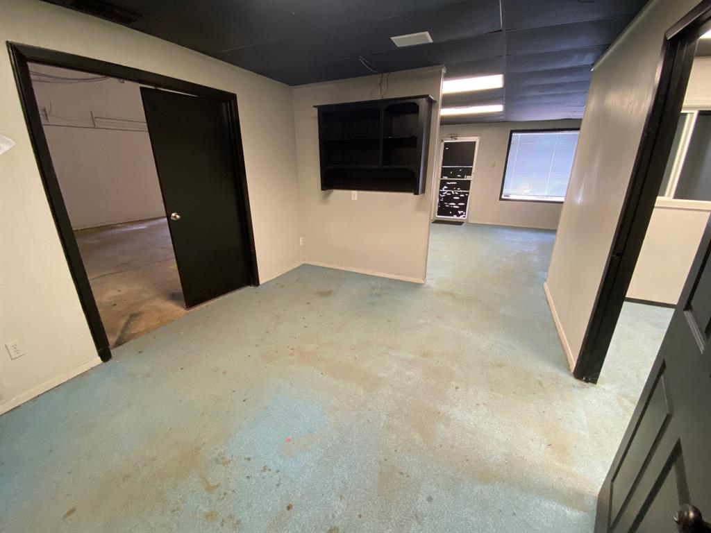 A100327 - A0327 C DEAN - Commercial Lease