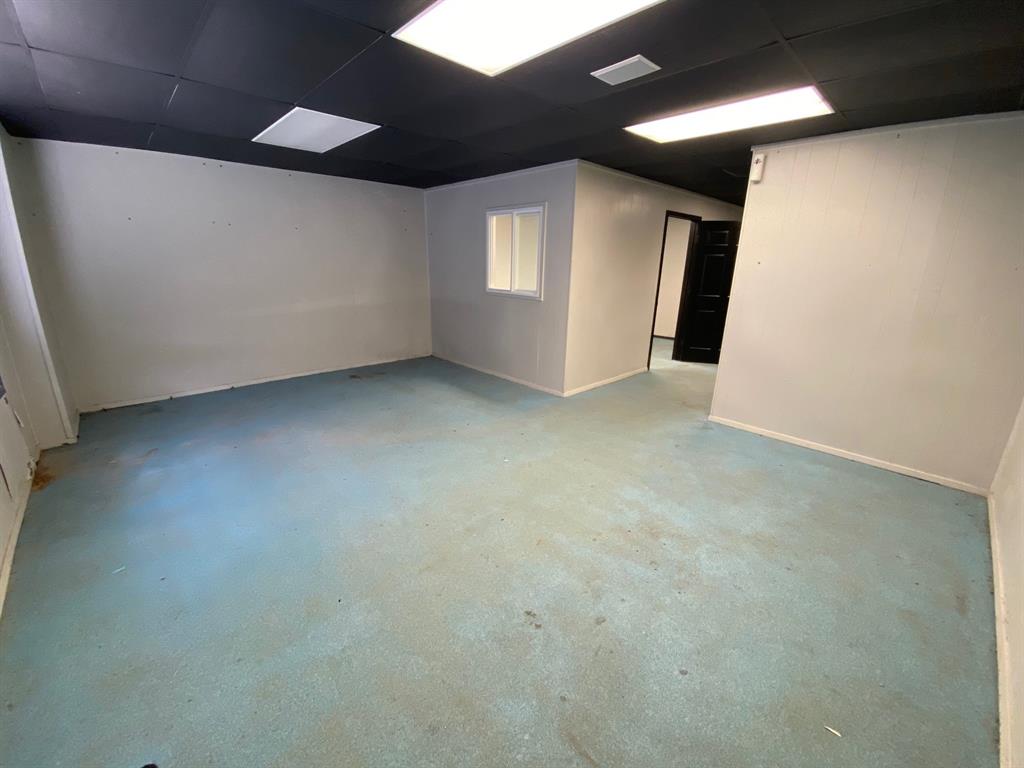 A100327 - A0327 C DEAN - Commercial Lease