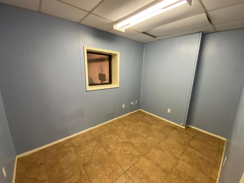 A100327 - A0327 C DEAN - Commercial Lease