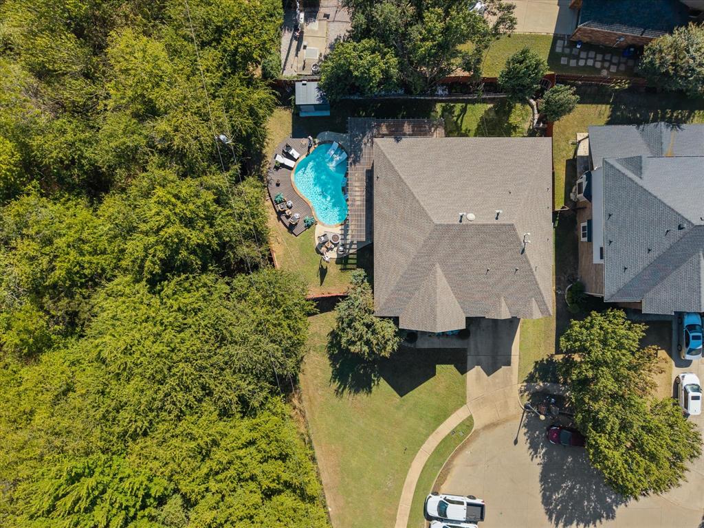 6 Whispering Bend Court