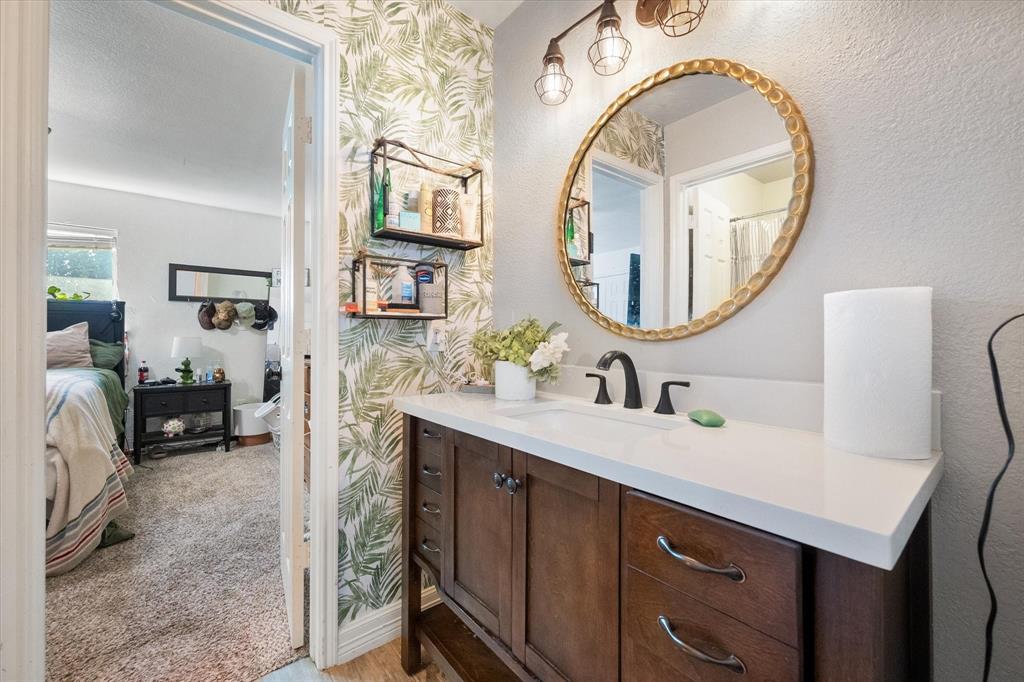 6 Whispering Bend Court
