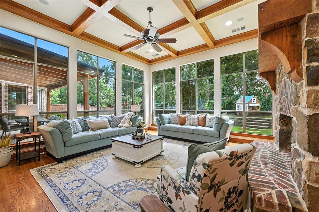 4913 Glenshire Drive