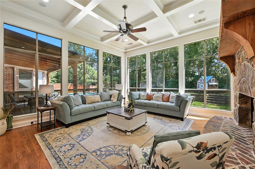 4913 Glenshire Drive