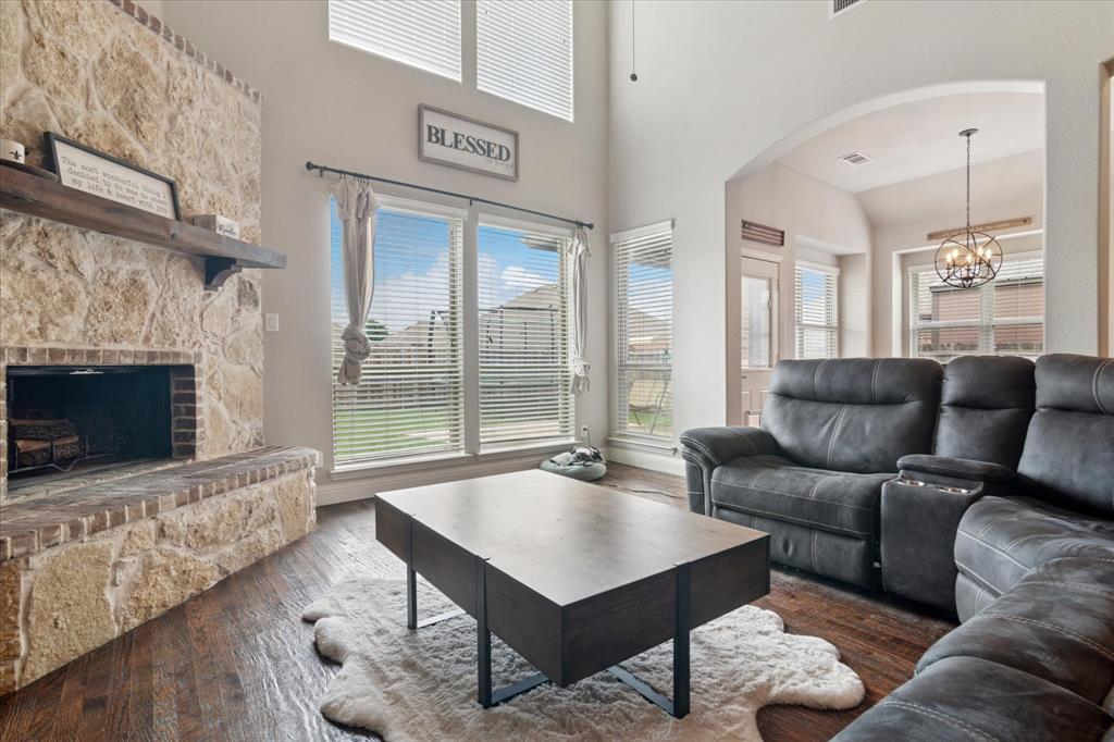 3302 Blue Jay Lane