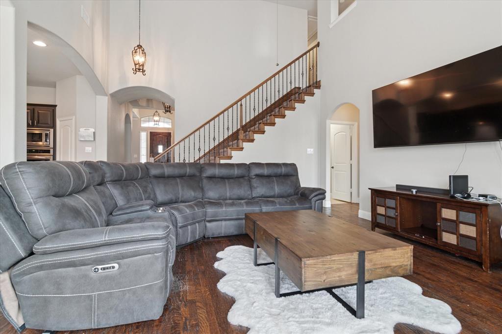 3302 Blue Jay Lane