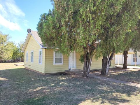 A home in Jacksboro