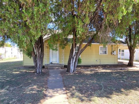 A home in Jacksboro