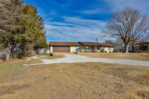 Photo of 859 Fm 902, Gainesville, TX 76240 (MLS # 21160650)