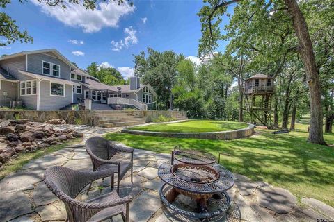 A home in Sulphur Springs