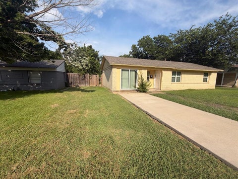 Photo of 4232 Scottsdale Drive, Mesquite, TX 75150 (MLS # 21399660)