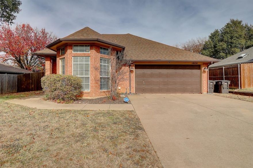 Move-in ready home for lease in an established Fort Worth neighborhood! This property offers a functional open layout, comfortable living spaces, and a convenient location with quick access to major highways, shopping, and dining.
Property Highlights:
? Spacious living area with great natural light
? Practical kitchen with ample cabinet and counter space
? Comfortable bedrooms with good closet space
? Large backyard perfect for relaxing or entertaining
? 2 car garage parking and good size driveway
Prime Location:
Easy access to I-35W & I-20
Minutes to grocery stores, retail, and restaurants
Near schools, parks, and everyday conveniences
Short commute to downtown Fort Worth
Lease Terms:
Rent: $1,700 per month
Resident Benefits Package (RBP): $40 per month (see photos for list of benefits)
Rent+RBP= $1,740 per month
Security Deposit: $1,700
Lease Length: 12 or more months
Pets: Yes
Available: Today
This home offers a great balance of comfort, space, and location. Homes like this don’t last long, schedule your showing today!