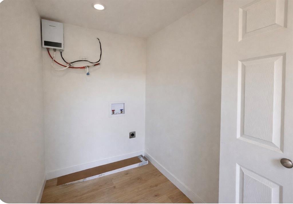 2739 Lawrence Street