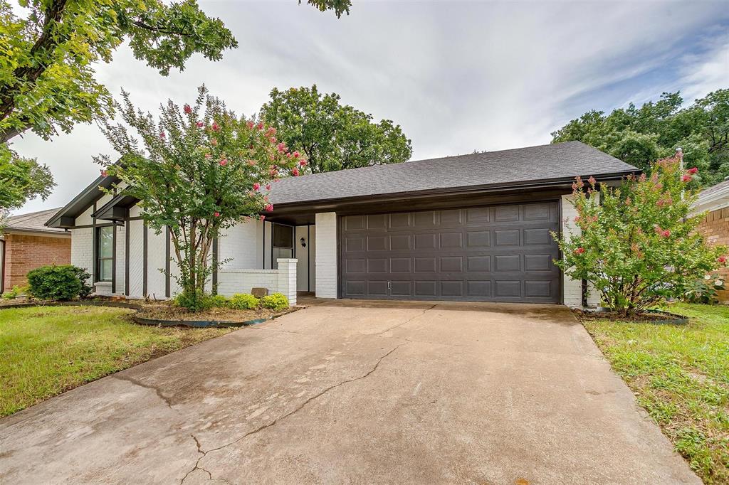 3925 Singleleaf Lane