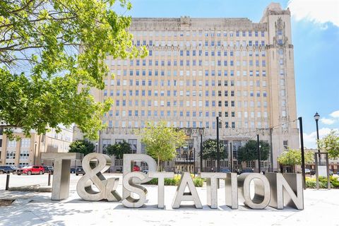 Photo of 221 W Lancaster Avenue #11009, Fort Worth, TX 76102 (MLS # 21279714)