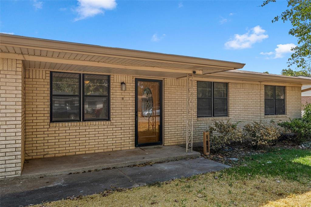 107 E Dawn Drive