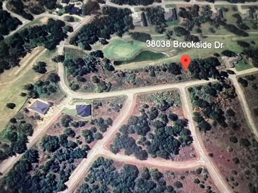 NICE LOT ON THE NEW GOLF  COURSE READY FOR YOUR NEW HOME IN BEAUTIFUL WHITE BLUFF. ENJOY 36 ROUNDS OF GOLF WITH MEMBERSHIP ABUNDANT WILDLIFE 4 POOLS NARINA 2 GOLF COURSES DINING OPTINS AND RIDING TRIALS. MUST HAVE AGENT PRESENT WITH TOURING LOTS, GUARDED ENTRANCE COME SEE WHAT WHITE BLUFF HAS TO OFFER