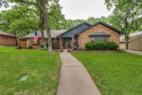 Photo of 2228 Mountainview Drive, Hurst, TX 76054 (MLS # 21244527)
